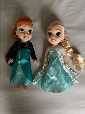 Disney Frozen Elsa & Anna Doll Duo